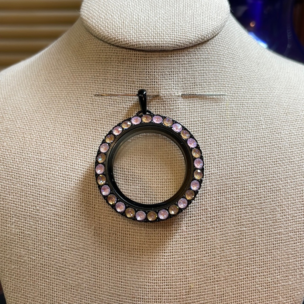 Origami Owl Large black twist locket with Swarovski crystals LK9158